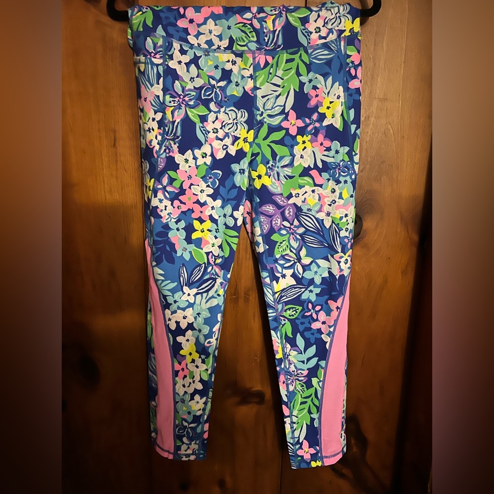LILLY PULITZER WEEKENDER HIGH RISE MIDI BOREALIS BLUE
SOCIAL SUNSET Size L